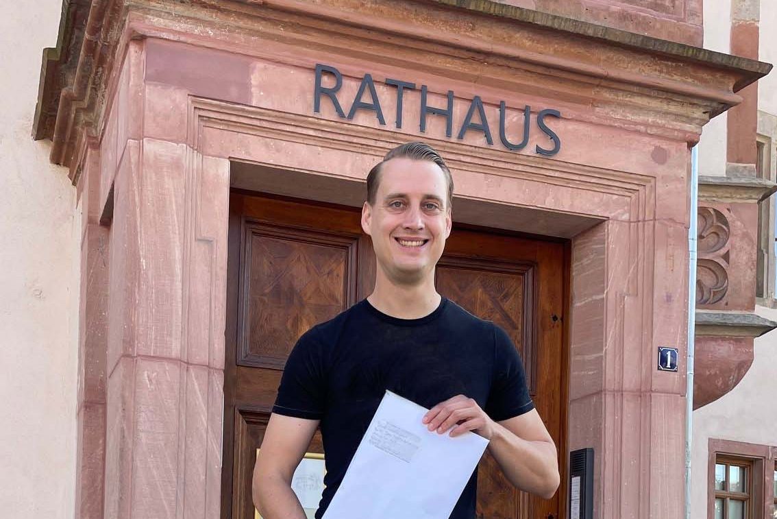 Volkmann reicht Wahlunterlagen ein